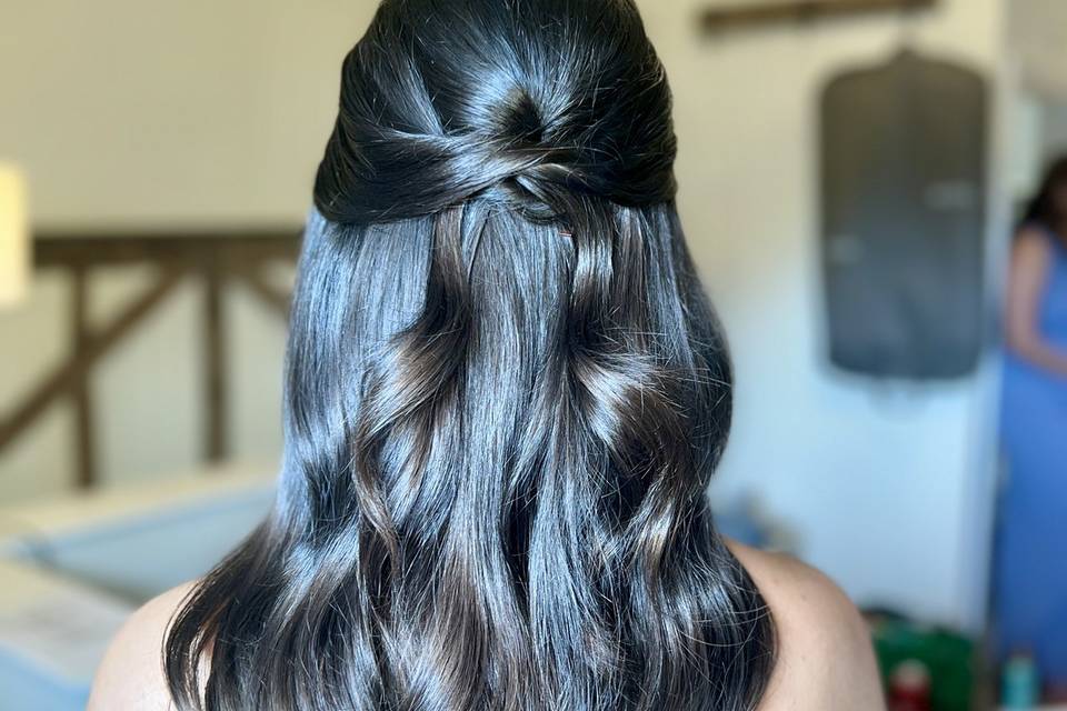 Maid of honour glossy hair