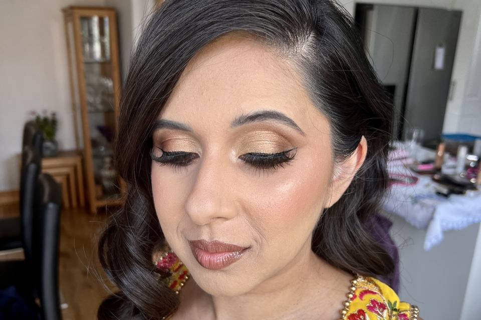 Glamorous bridal makeup