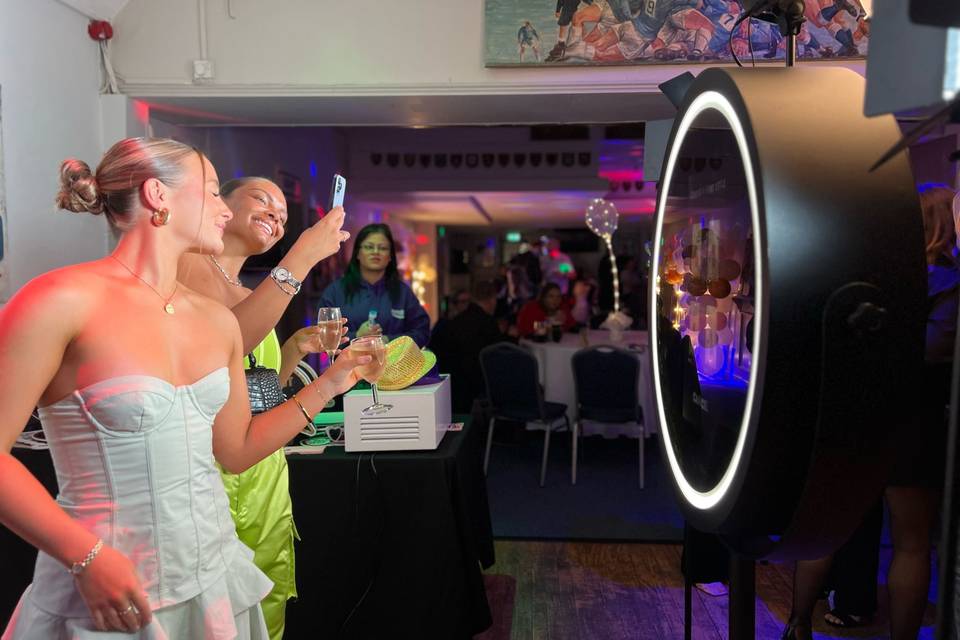 Beauty Magic Mirror