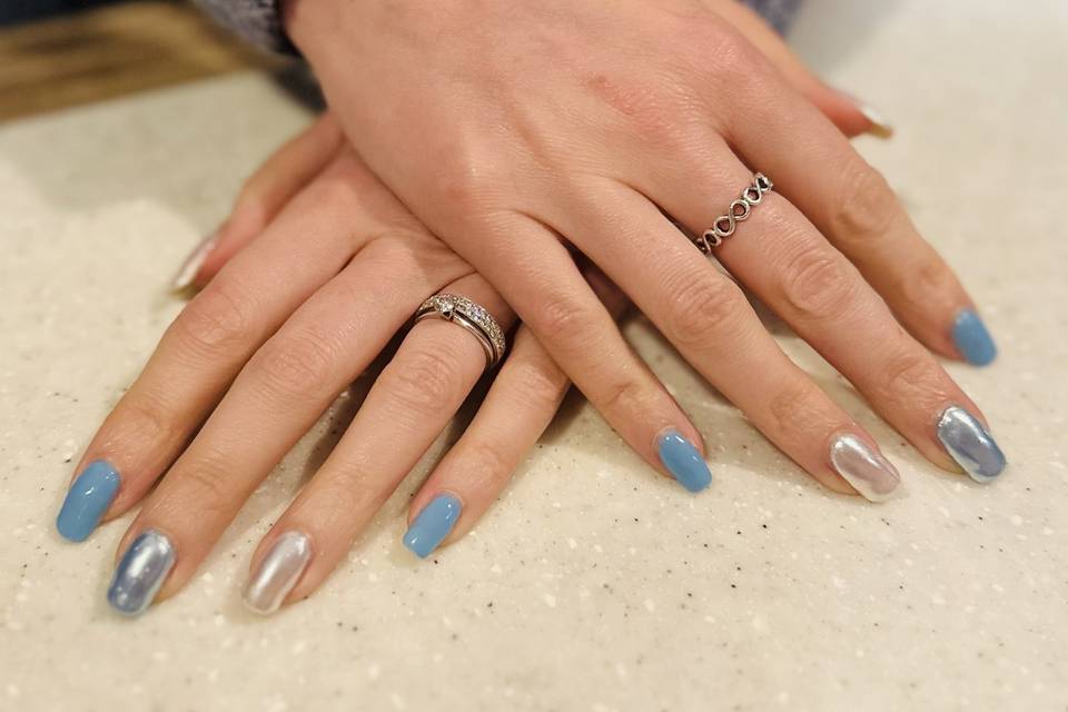 Blue wedding nails