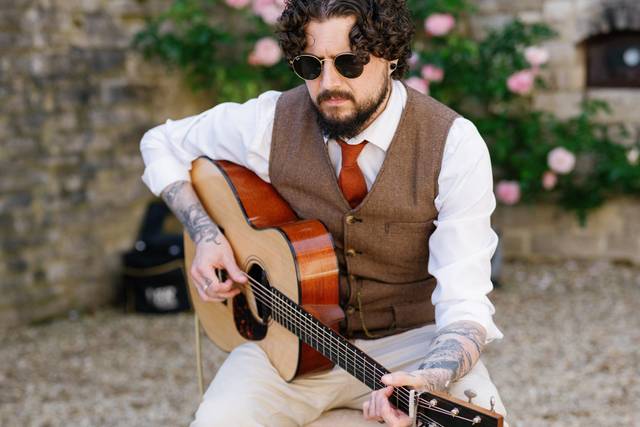 Maple & Ore - Solo Acoustic Guitar