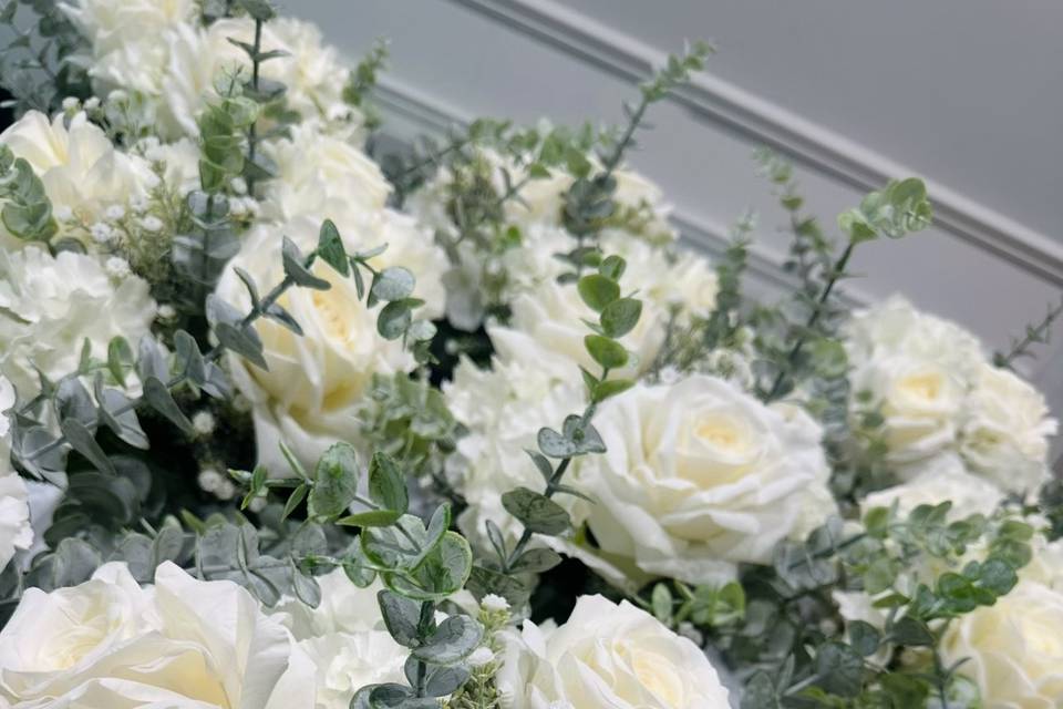 Artificial Table Arrangements