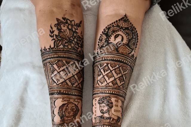 Intricate bridal henna