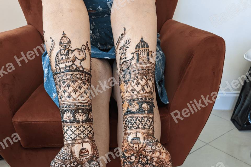 Intricate bridal henna