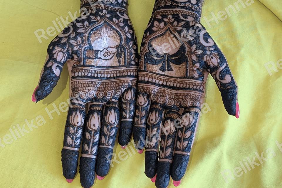 Intricate bridal henna