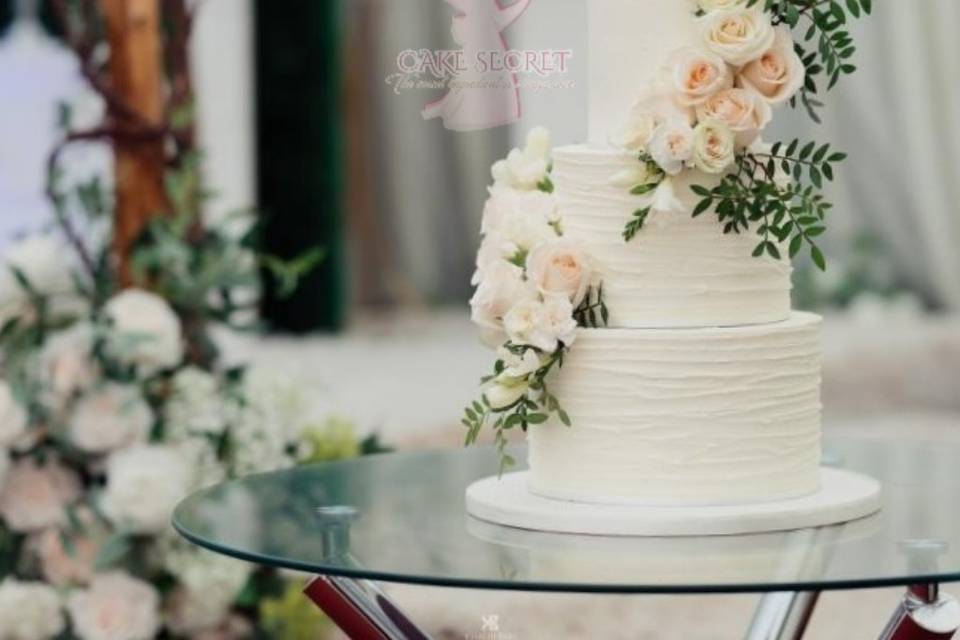 3 tier wedding cake