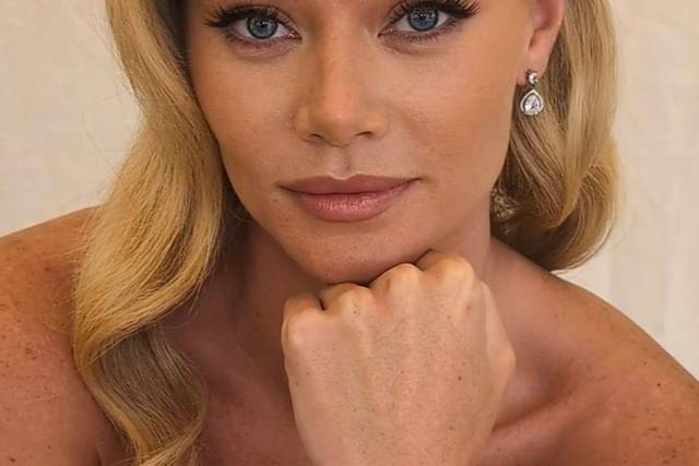 Lashes, liner and waves