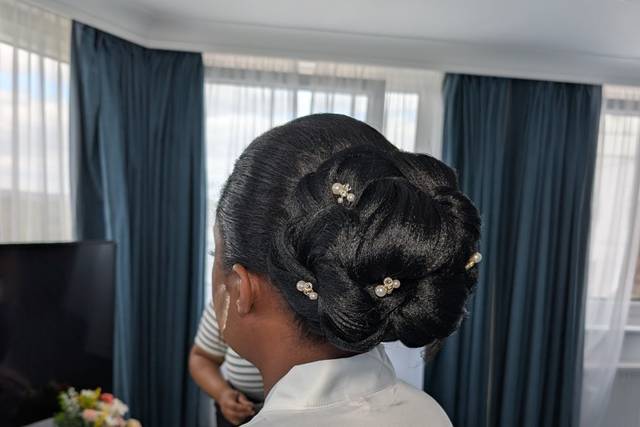 Statement bun + silk press