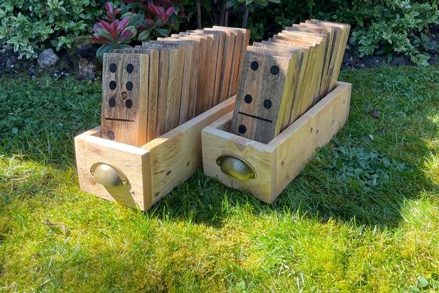 Garden Games: Dominoes