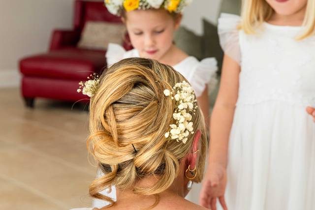 Brides hair an details of flow