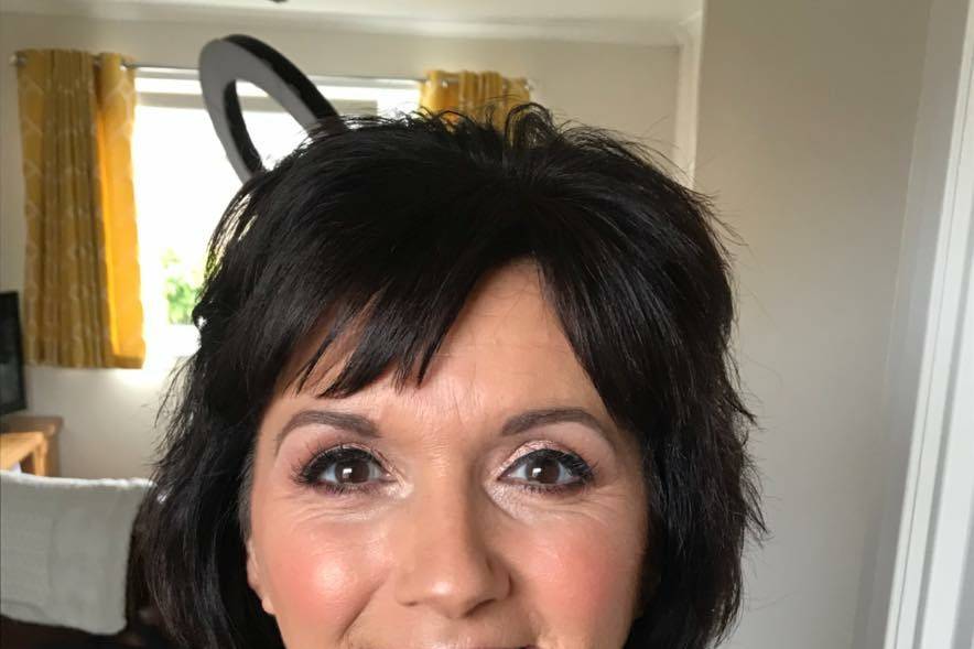 Mother of the bride makeup