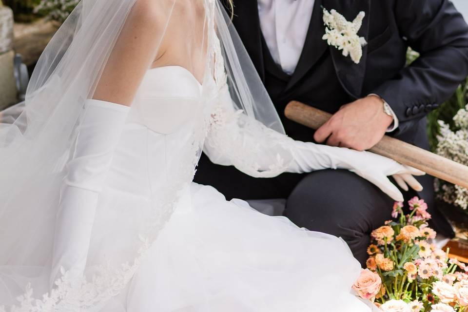 Boathouse wedding couple