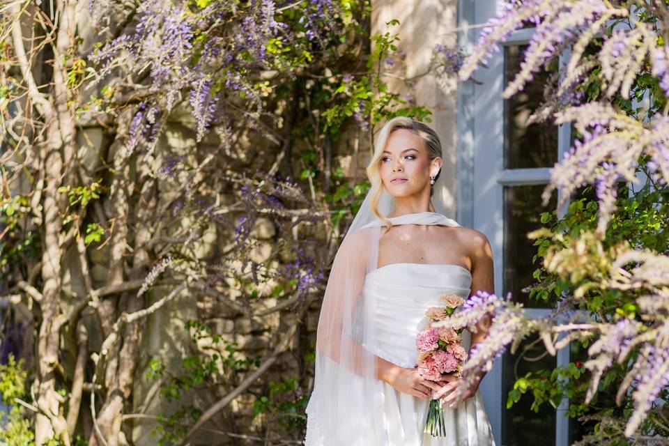 Modern and classy bride