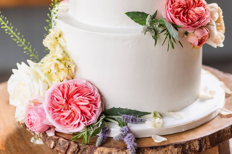 Floral wedding cake