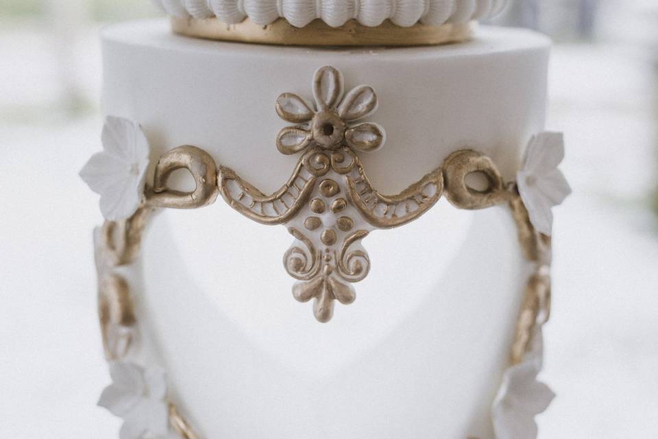 Four tiered elegant wedding cake