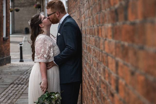 Alley Romance