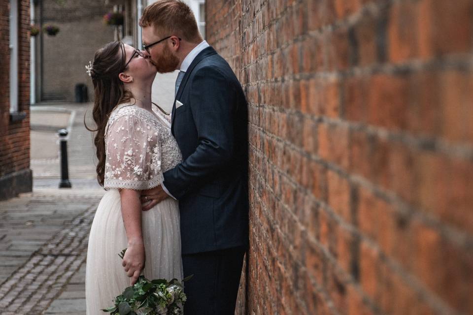 Alley Romance
