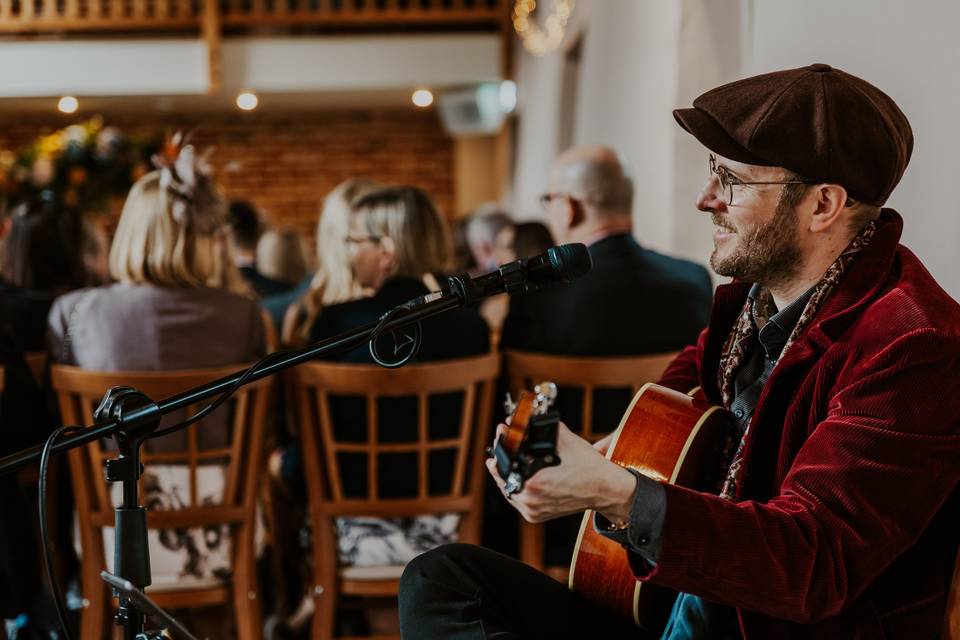 Danny Maddocks Acoustic