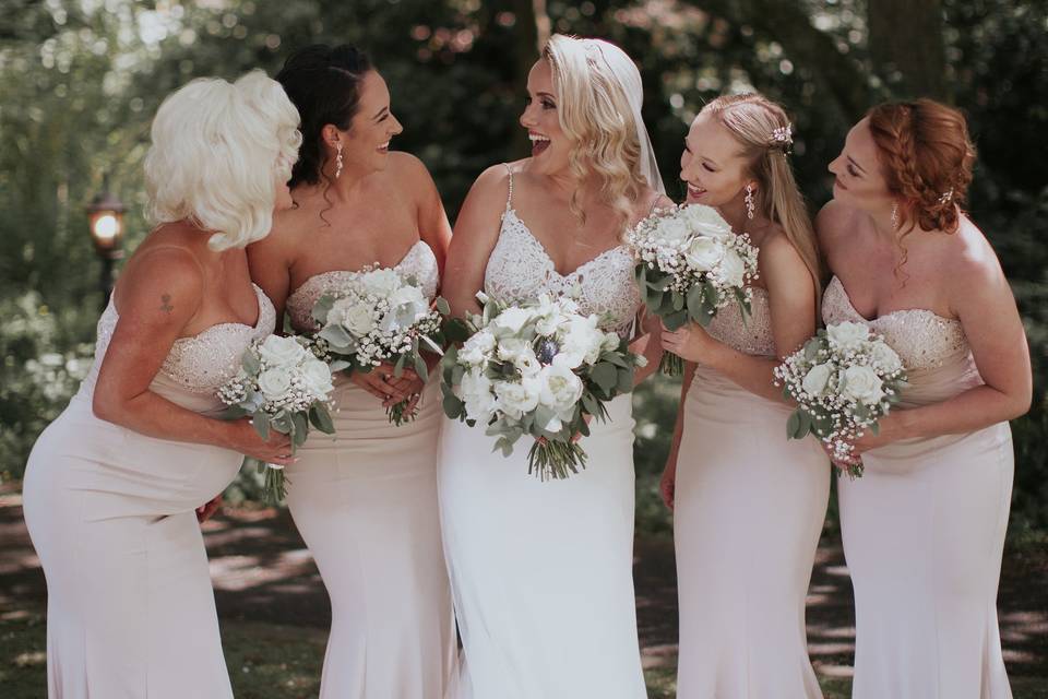 Bride & Bridesmaids