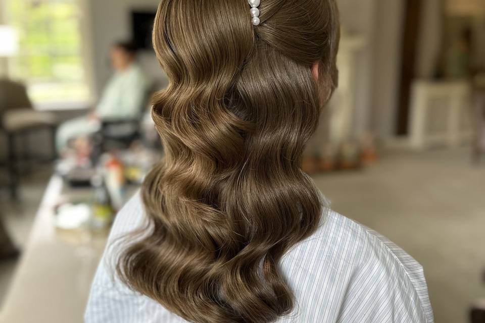 Wavy half up do