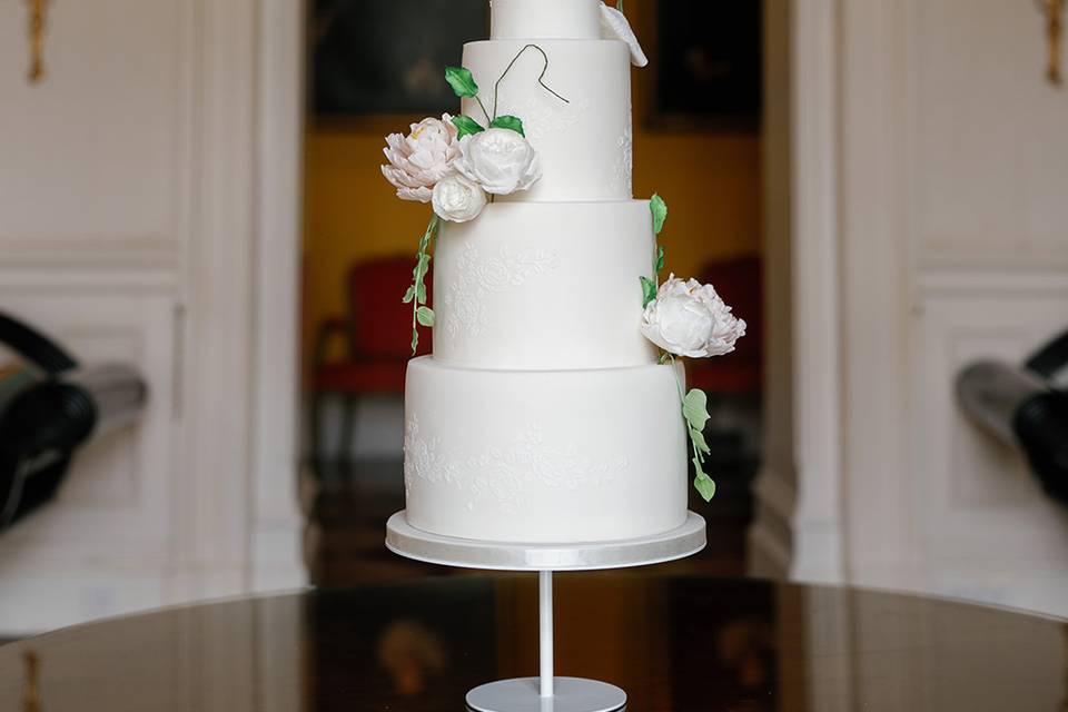 Elegant White Wedding Cake