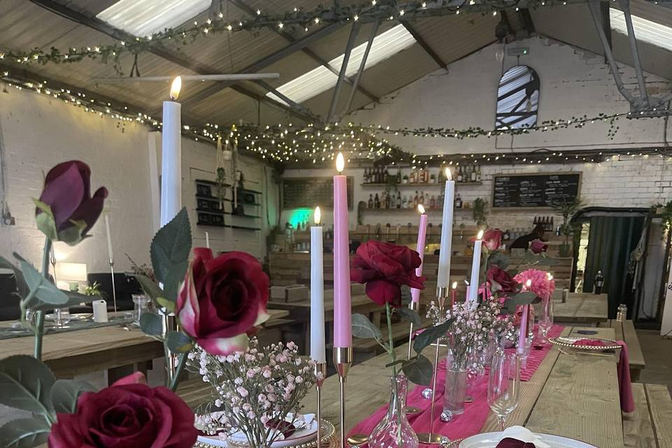 Pink and red tablescape