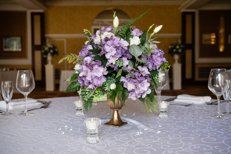 Silk table centre