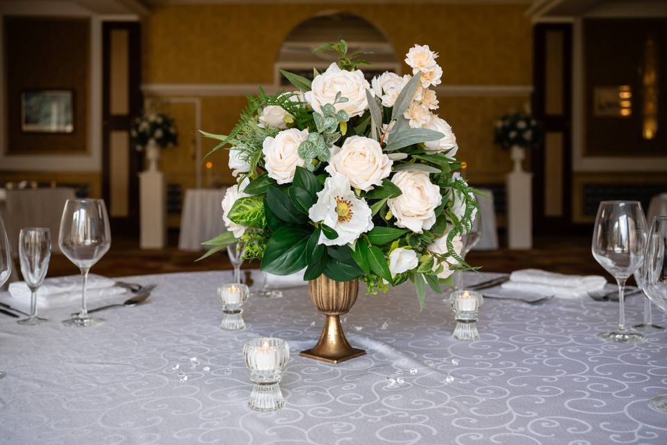 Silk table centre