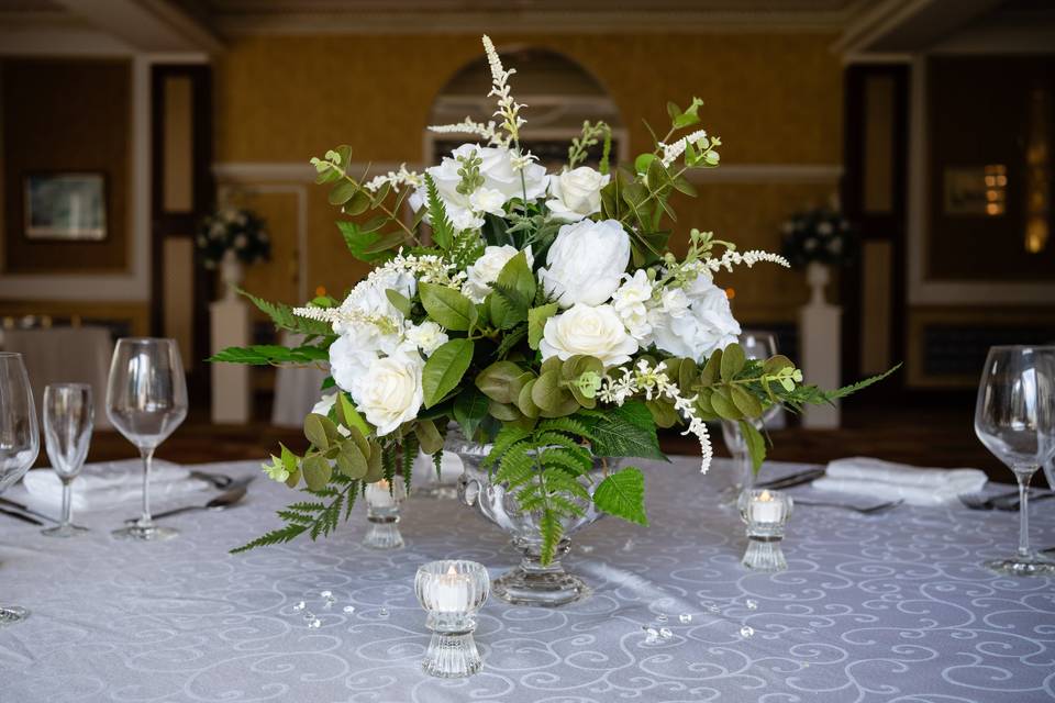 Silk table centre