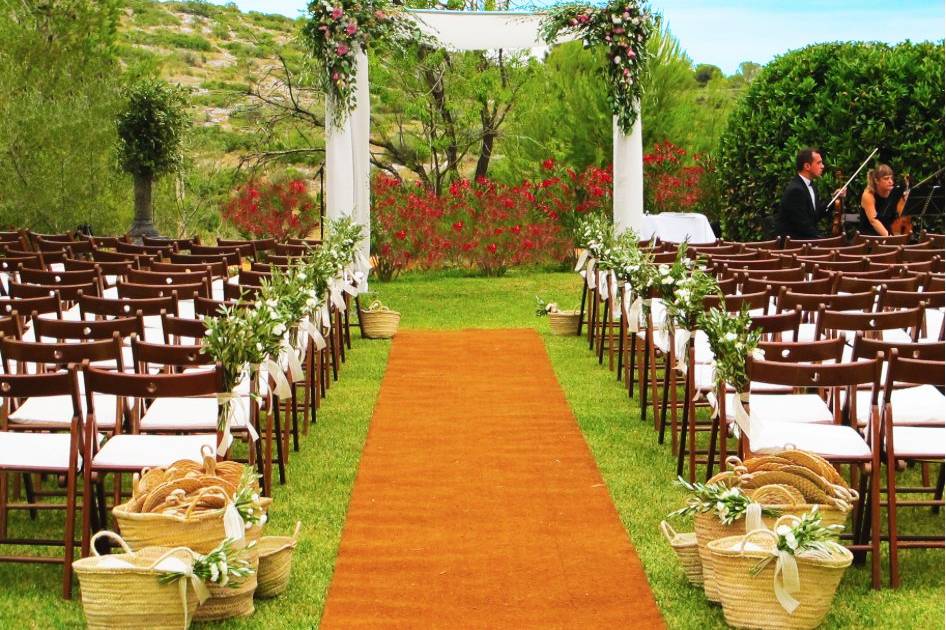 Outdoor ceremony