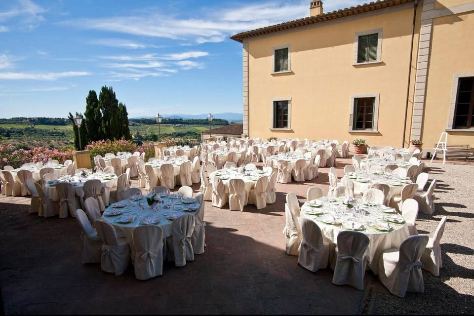 Outdoor set tables