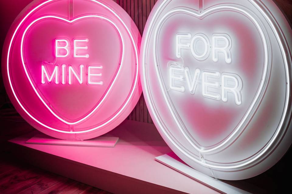 Neon Love Hearts