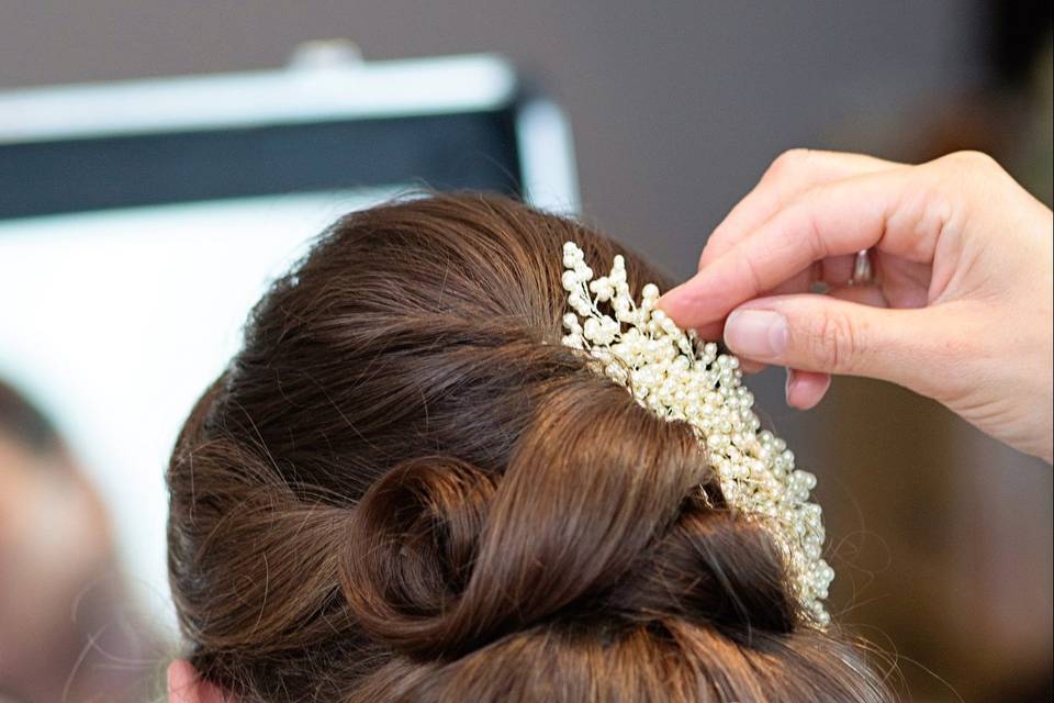 Bridal hair up, classic