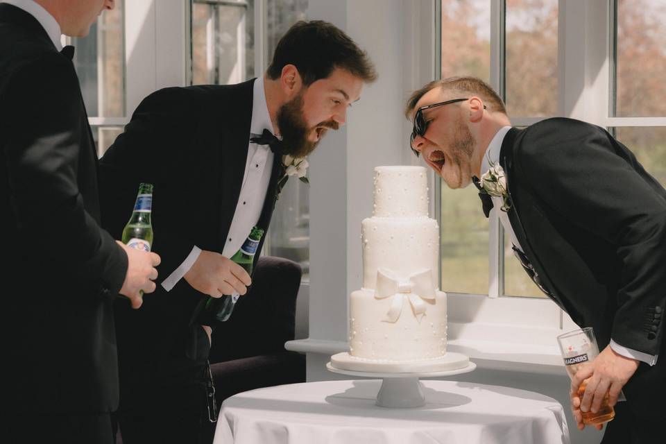 Groomsmen having a laugh