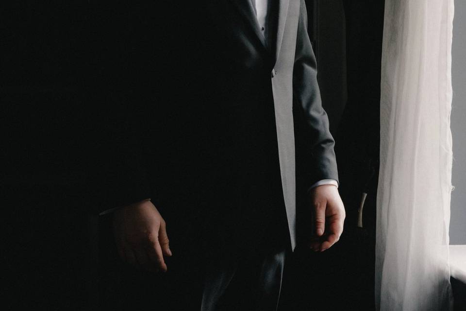 Groom window glow