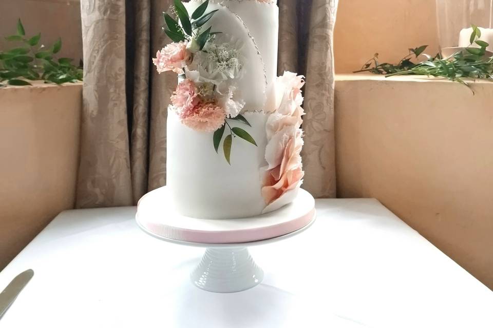 Wrap around ruffle cake