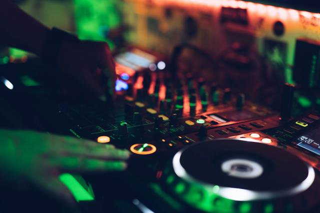 DJ Lewie Ft.