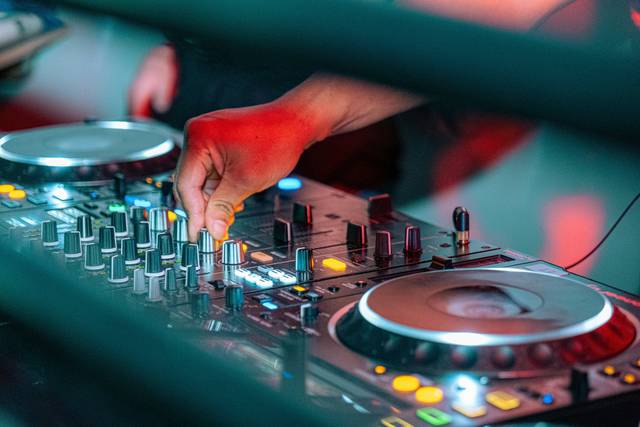 DJ Lewie Ft.