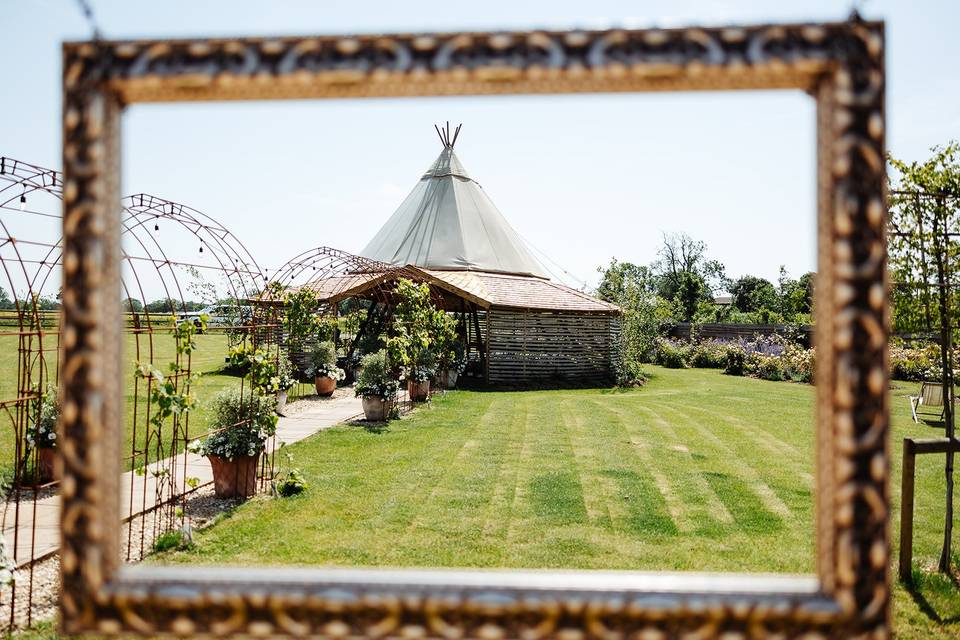 Outdoor tipi