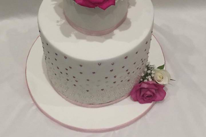 Traditional style wedding cake