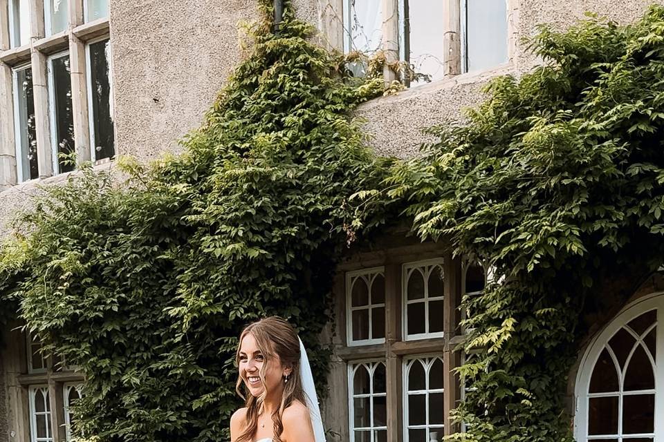 Bridal moments outside
