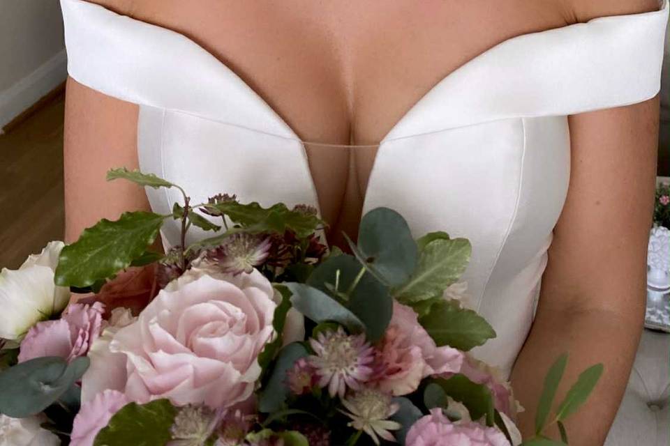 Soft and clean bridal