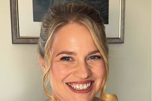 Stunning natural bride