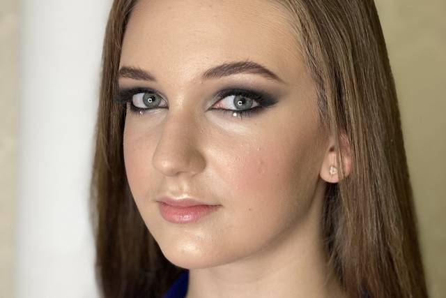 Bridesmaid’s makeup