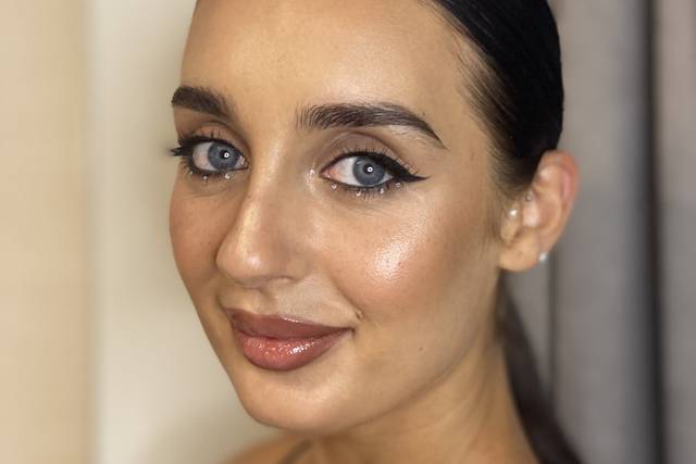 Bridesmaid’s makeup