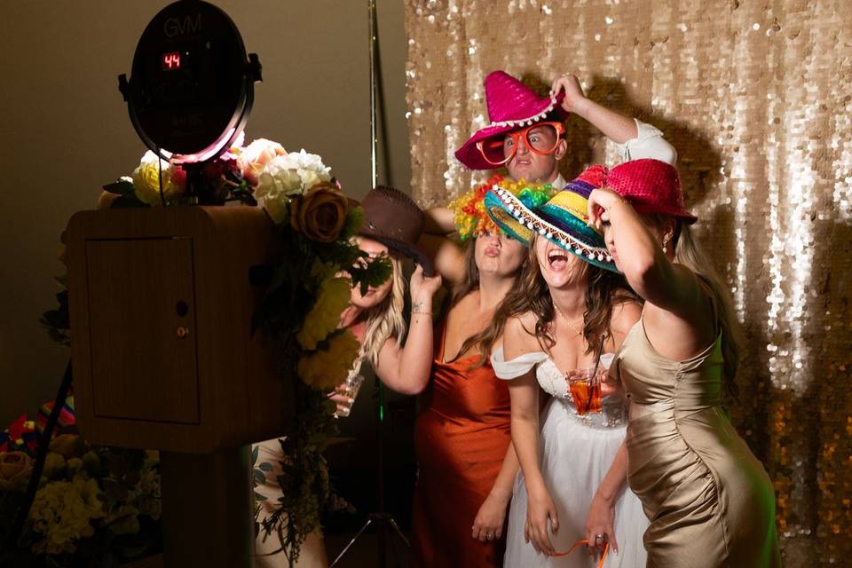The Bride & her Bridesmaids
