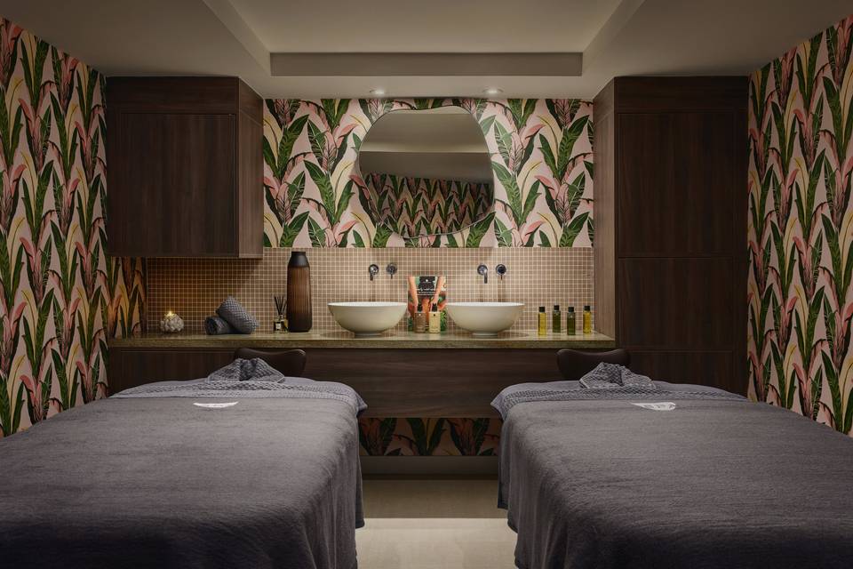 Duel treatment rooms