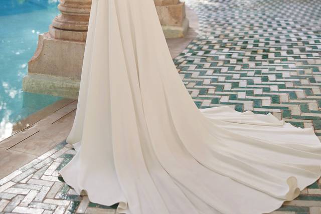 Adriana Alier  Wedding dresses, Bridal dress rental, Designer