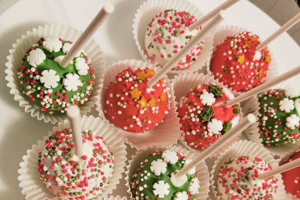 Christmas Cakeballs with Stick