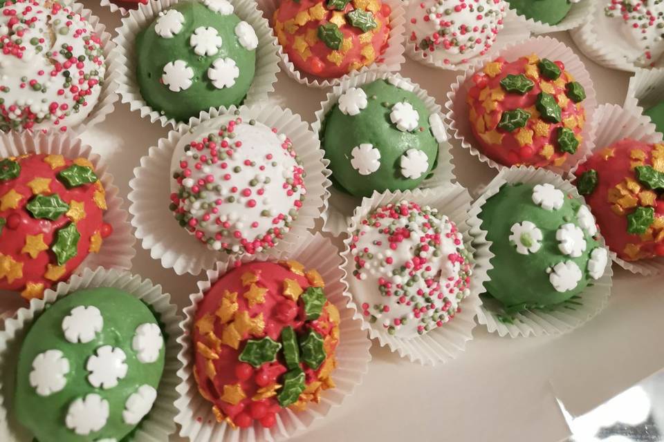 Christmas Cakeballs